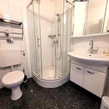 21074 Apartment *